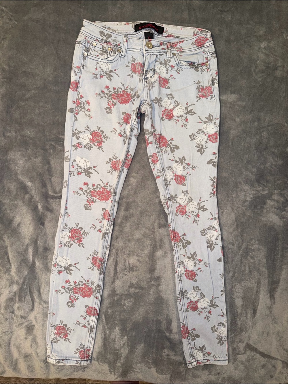 🌹 Almost Famous Floral Skinny Jeans